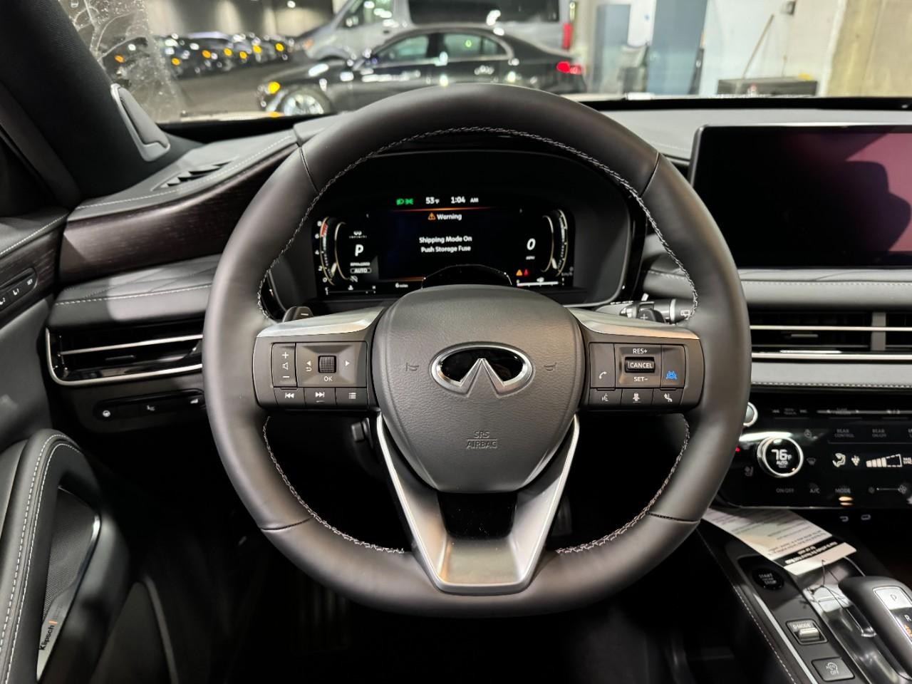 INFINITI QX60 Vehicle Full-screen Gallery Image 16