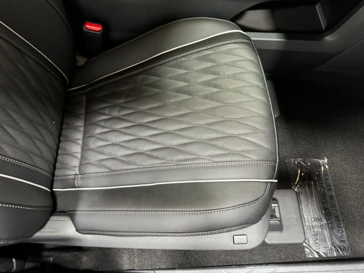 INFINITI QX60 Vehicle Full-screen Gallery Image 22