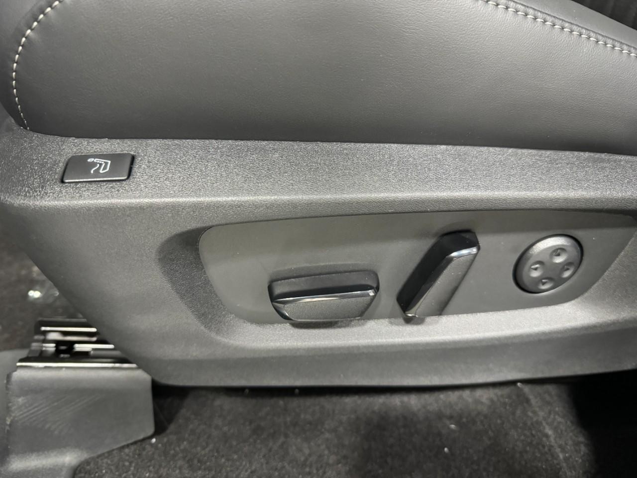 INFINITI QX60 Vehicle Full-screen Gallery Image 31