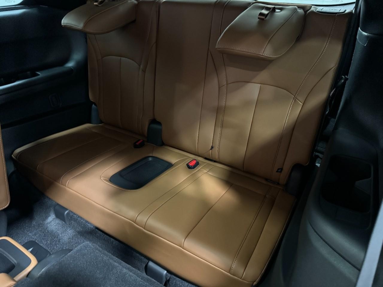 INFINITI QX60 Vehicle Full-screen Gallery Image 8