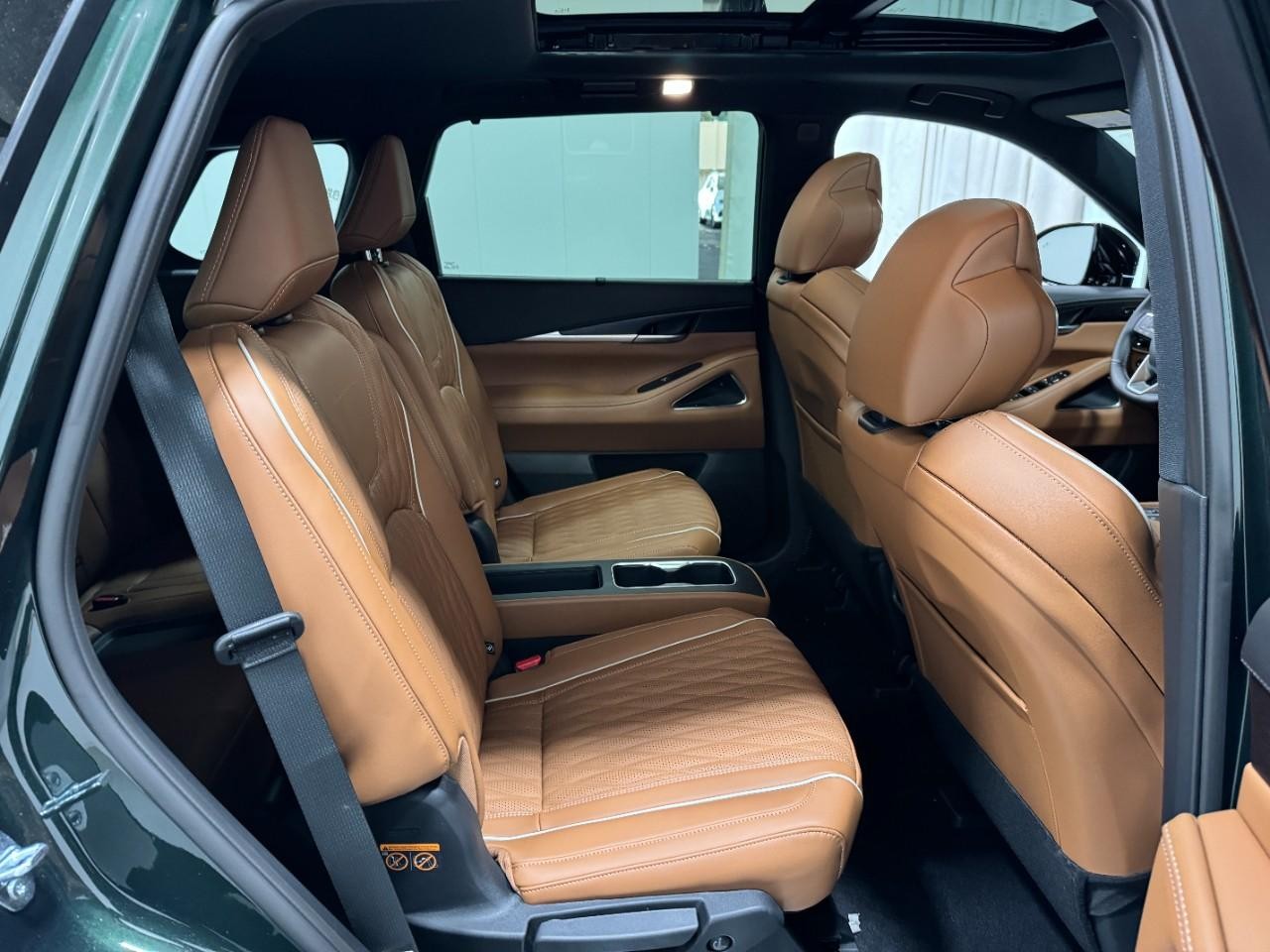 INFINITI QX60 Vehicle Full-screen Gallery Image 12