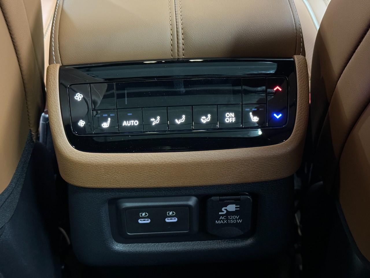 INFINITI QX60 Vehicle Full-screen Gallery Image 13