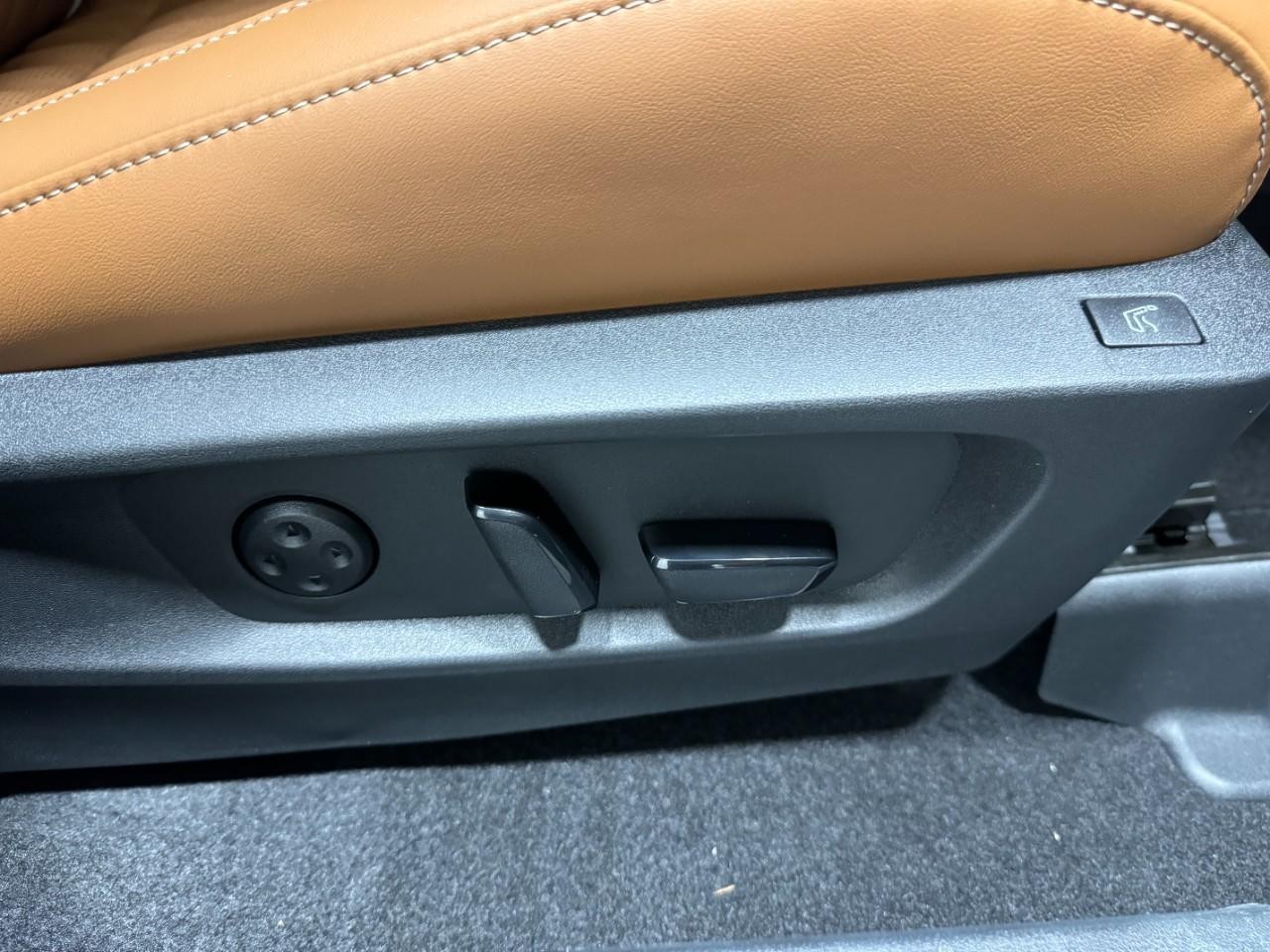 INFINITI QX60 Vehicle Full-screen Gallery Image 23