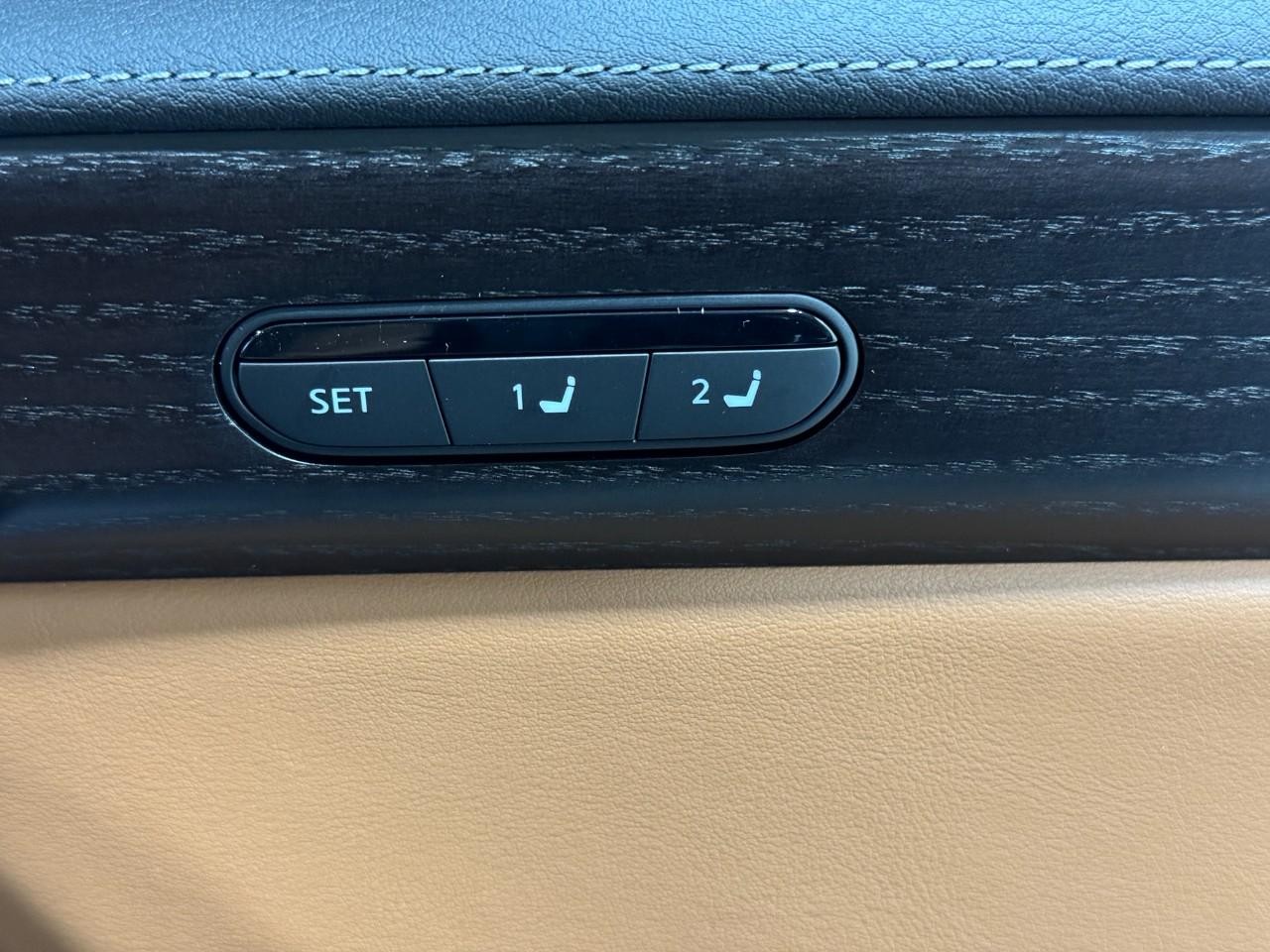 INFINITI QX60 Vehicle Full-screen Gallery Image 24