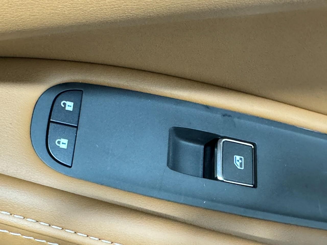 INFINITI QX60 Vehicle Full-screen Gallery Image 25