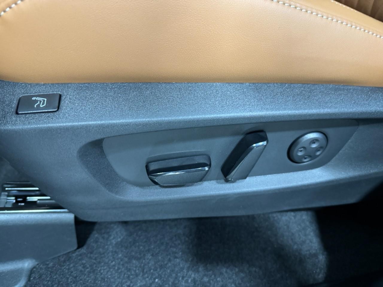 INFINITI QX60 Vehicle Full-screen Gallery Image 31