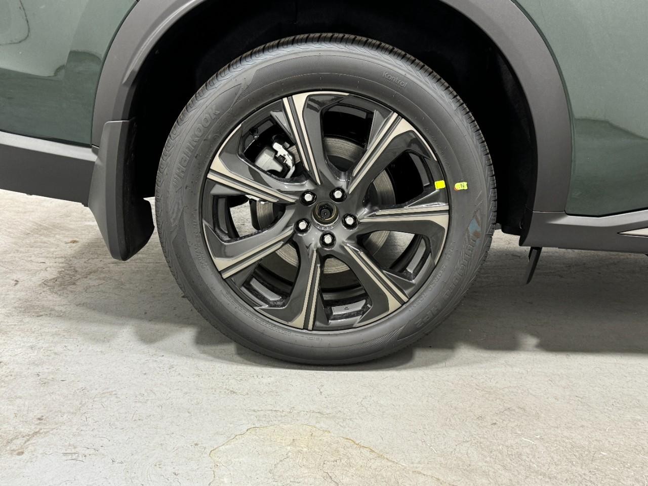 INFINITI QX60 Vehicle Full-screen Gallery Image 5