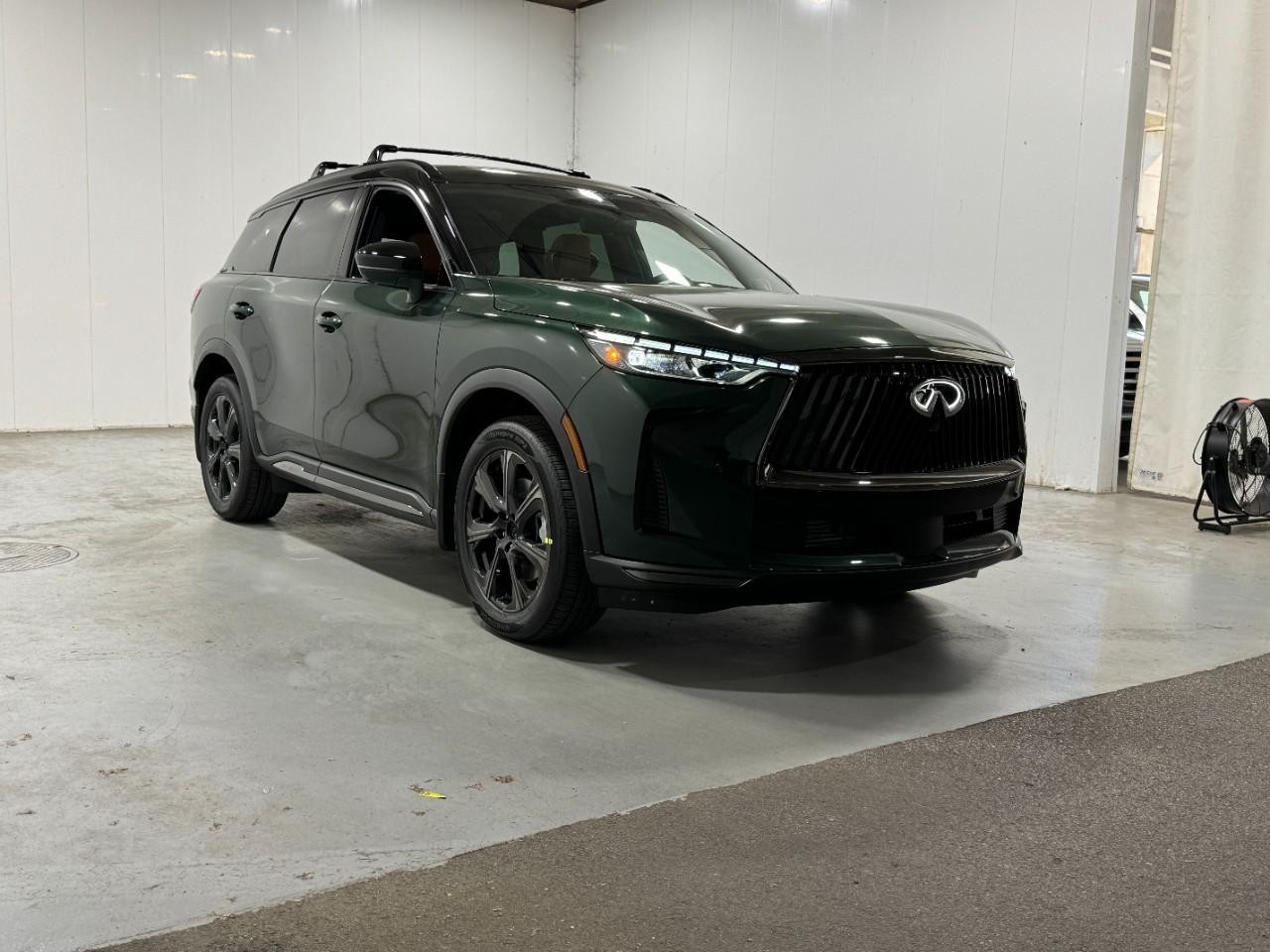 INFINITI QX60 Vehicle Full-screen Gallery Image 6