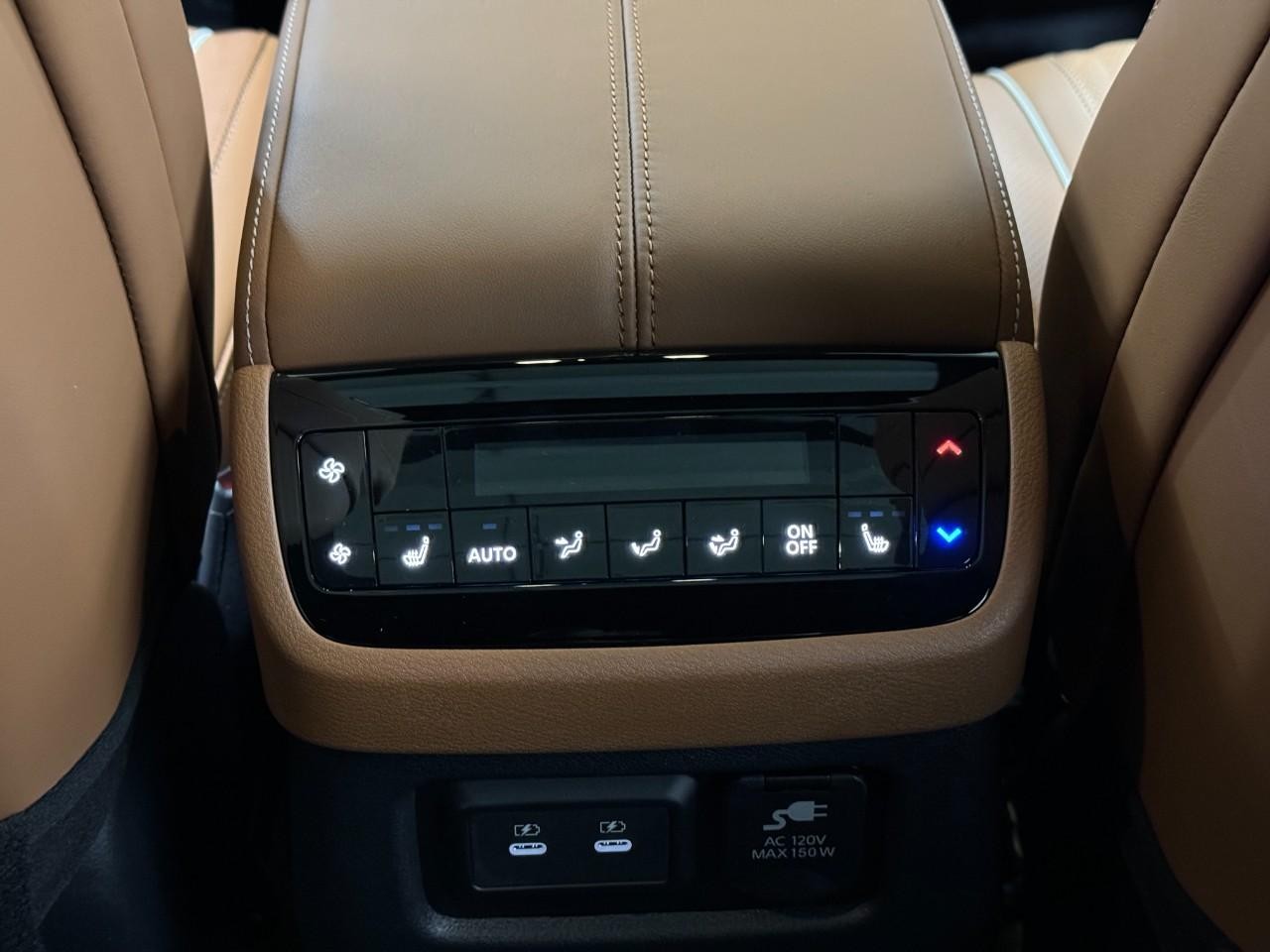 INFINITI QX60 Vehicle Full-screen Gallery Image 13