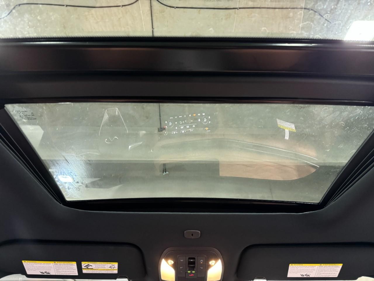 INFINITI QX60 Vehicle Full-screen Gallery Image 14