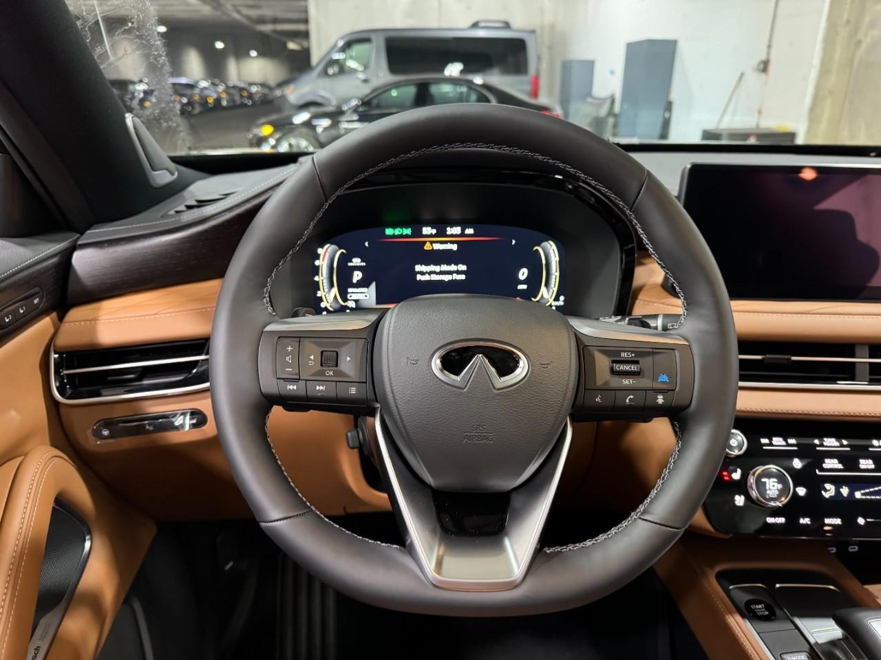 INFINITI QX60 Vehicle Full-screen Gallery Image 16