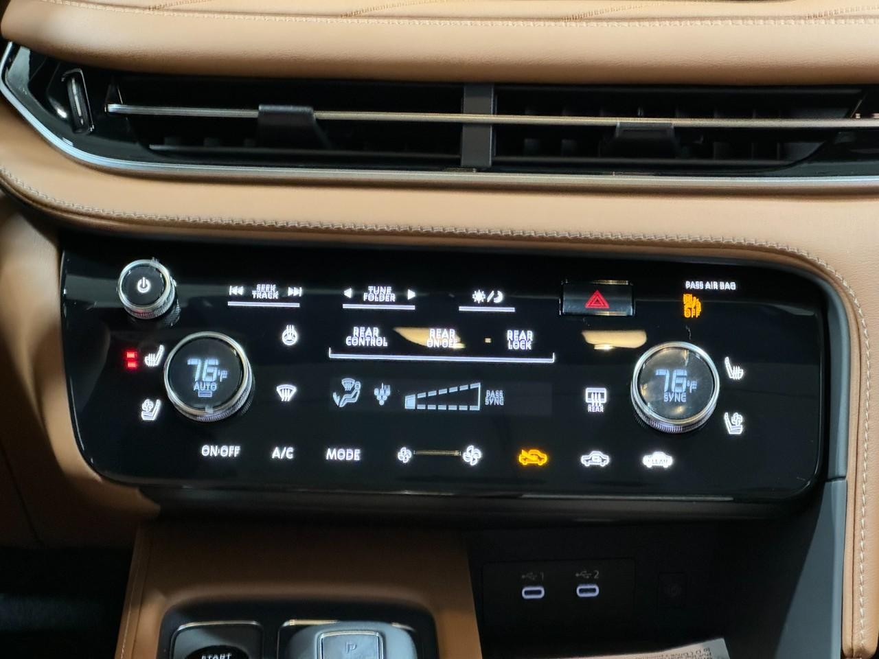 INFINITI QX60 Vehicle Full-screen Gallery Image 18