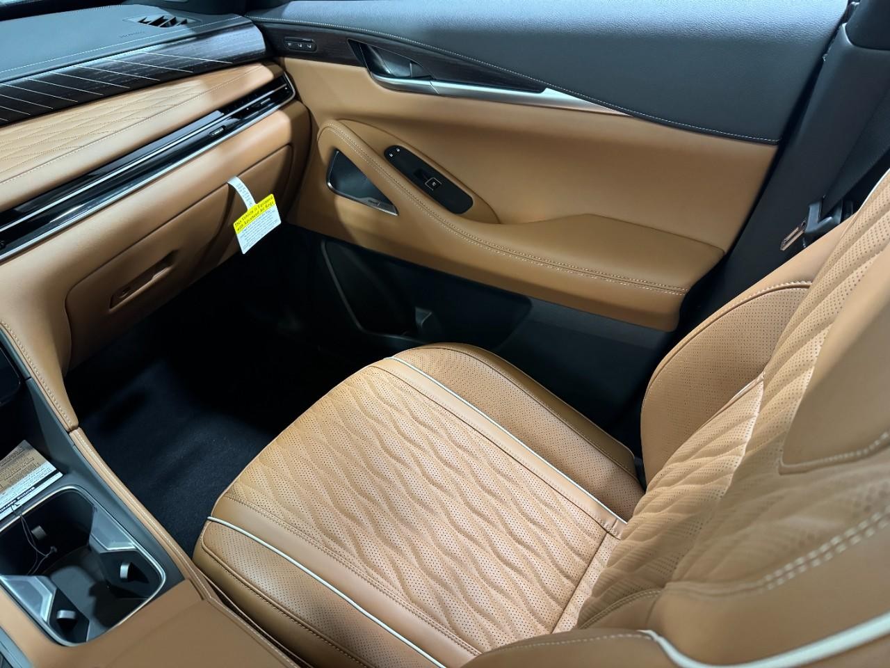 INFINITI QX60 Vehicle Full-screen Gallery Image 20