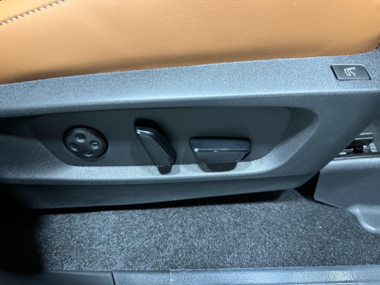 INFINITI QX60 Vehicle Full-screen Gallery Image 23