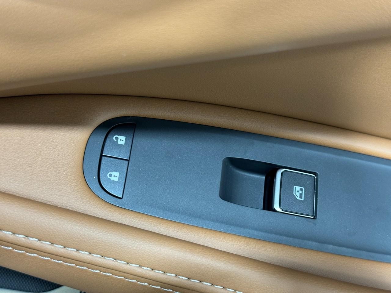 INFINITI QX60 Vehicle Full-screen Gallery Image 25