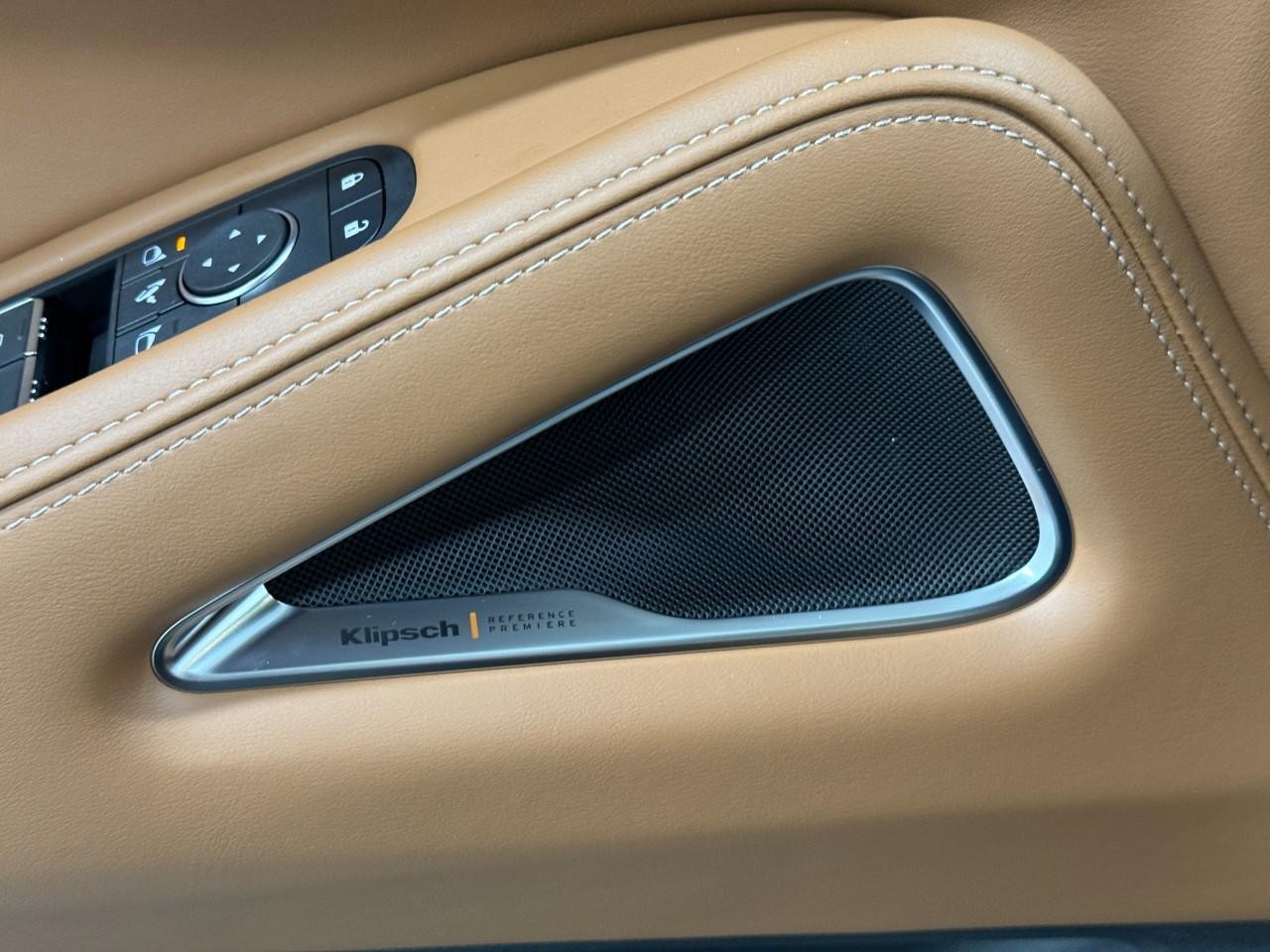 INFINITI QX60 Vehicle Full-screen Gallery Image 28