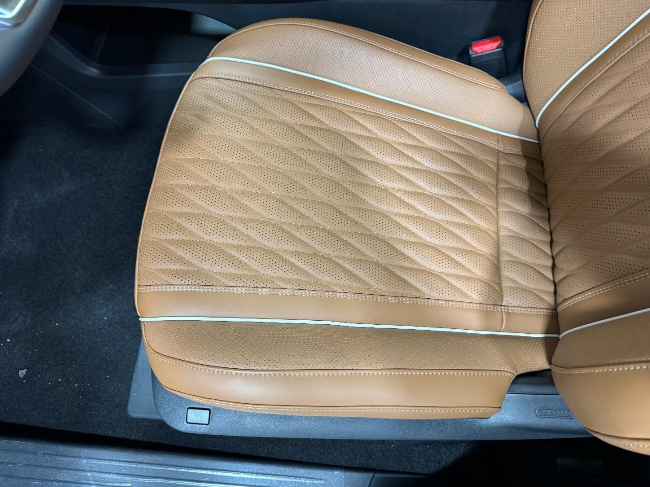 INFINITI QX60 Vehicle Full-screen Gallery Image 30