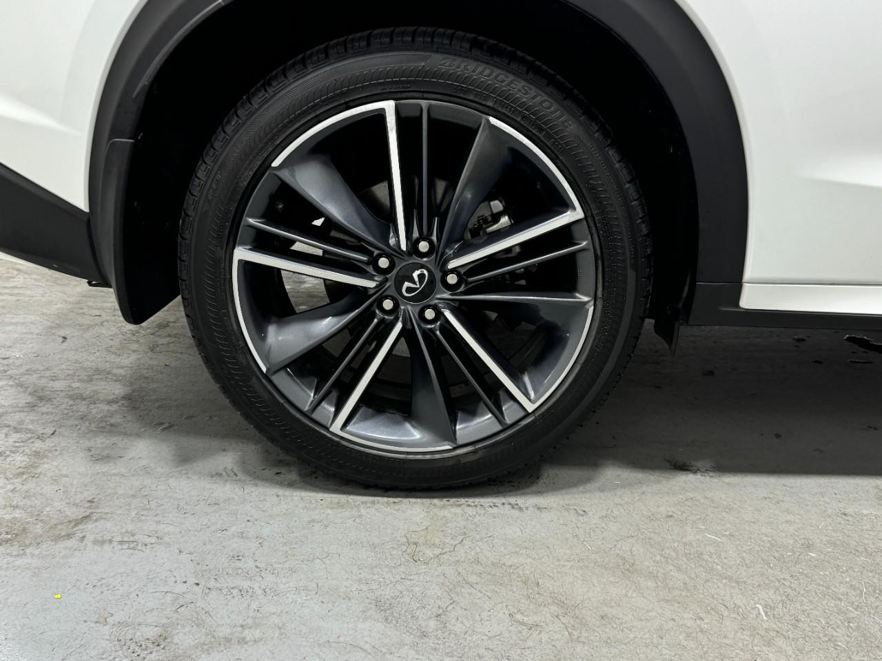 INFINITI QX50 Vehicle Full-screen Gallery Image 5