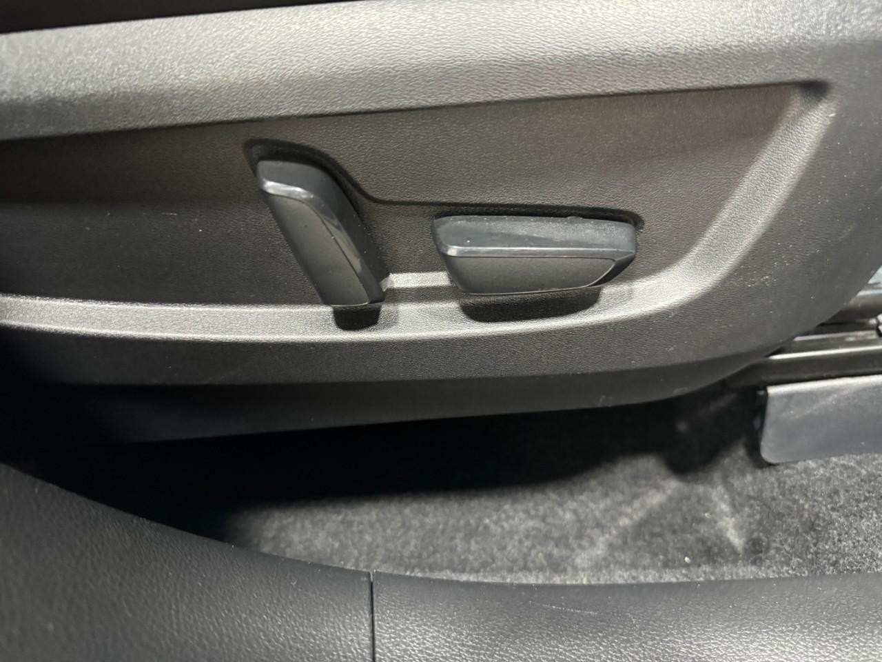 INFINITI QX50 Vehicle Full-screen Gallery Image 20