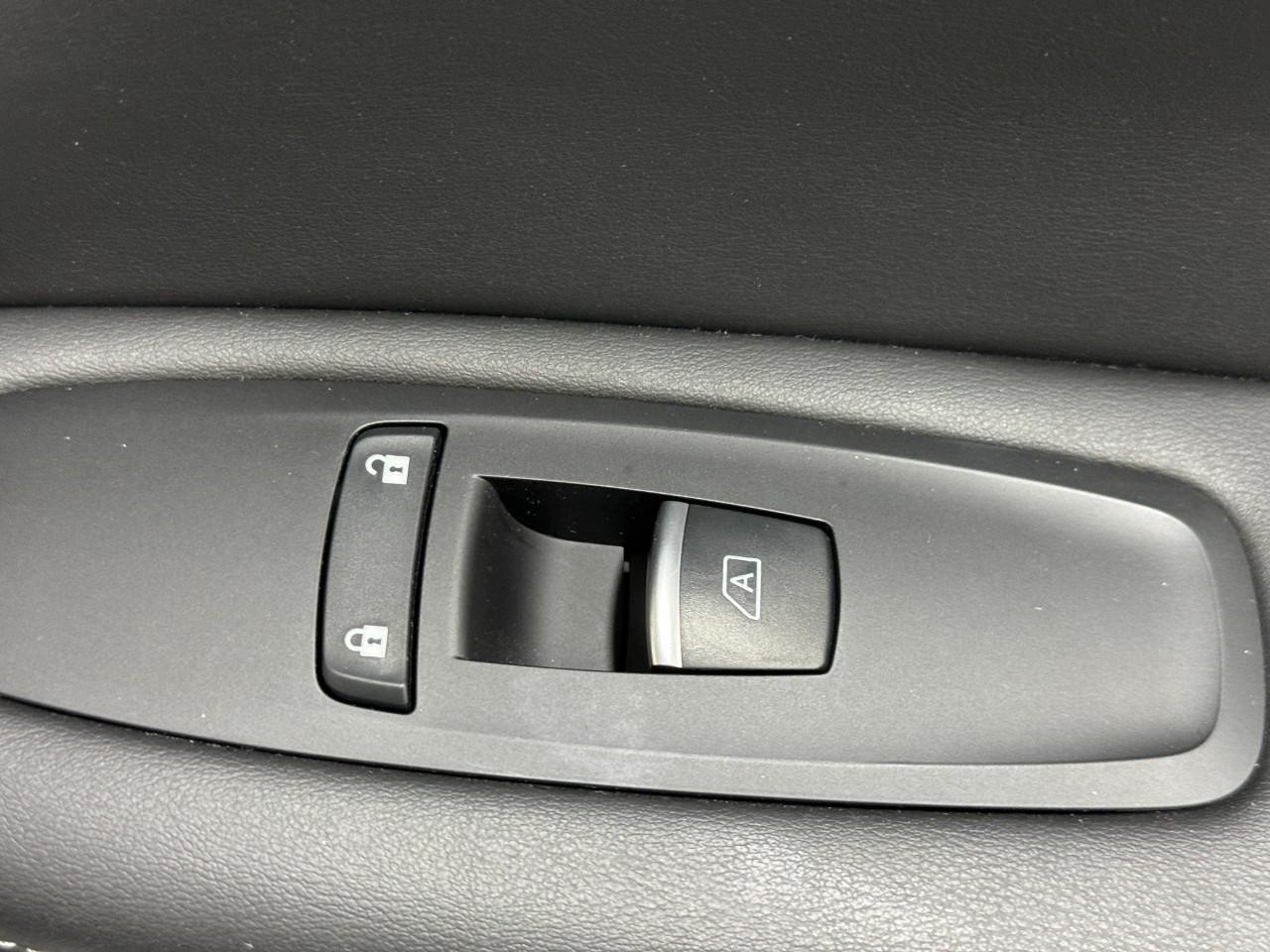 INFINITI QX50 Vehicle Full-screen Gallery Image 21