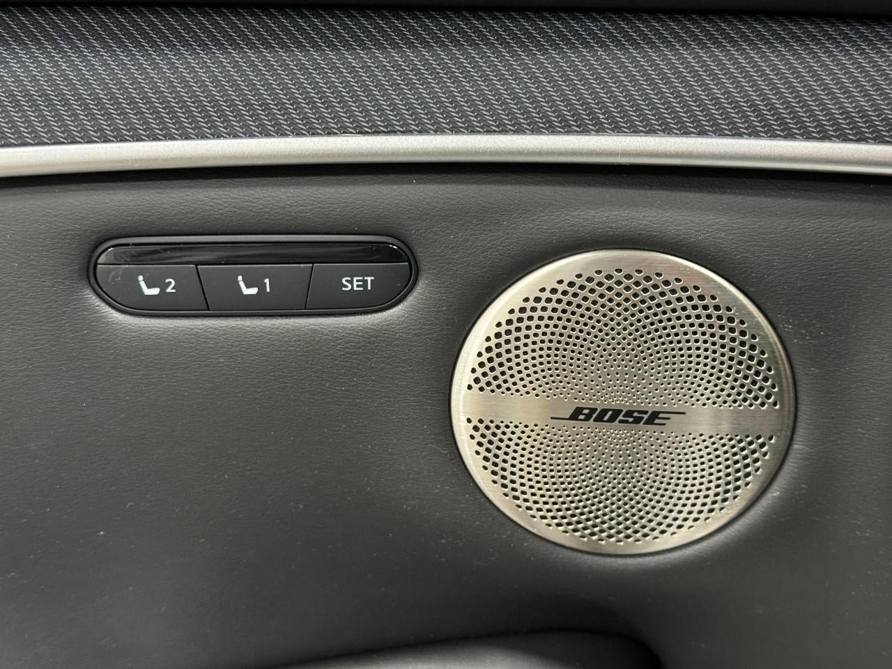 INFINITI QX50 Vehicle Full-screen Gallery Image 22