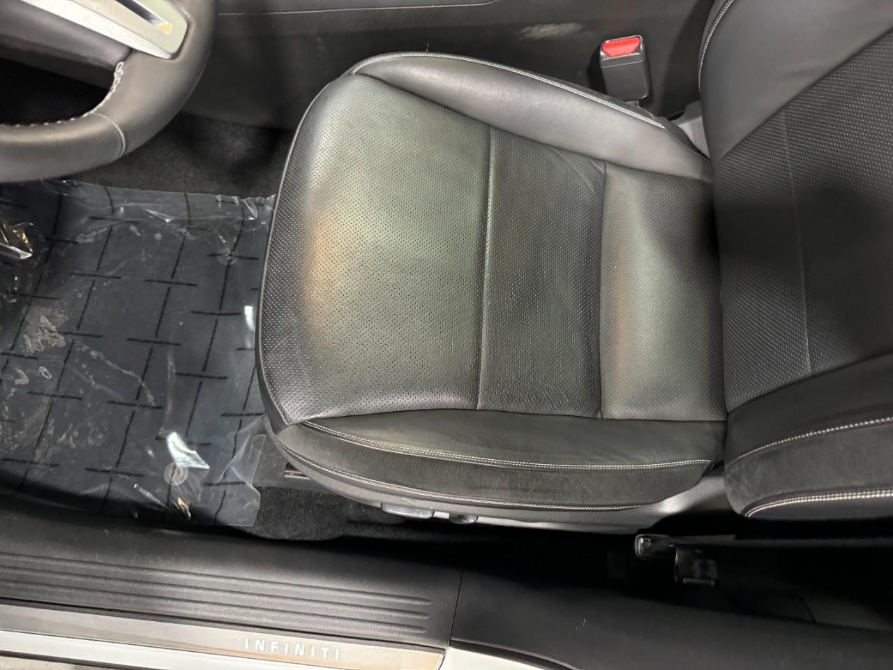 INFINITI QX50 Vehicle Full-screen Gallery Image 25