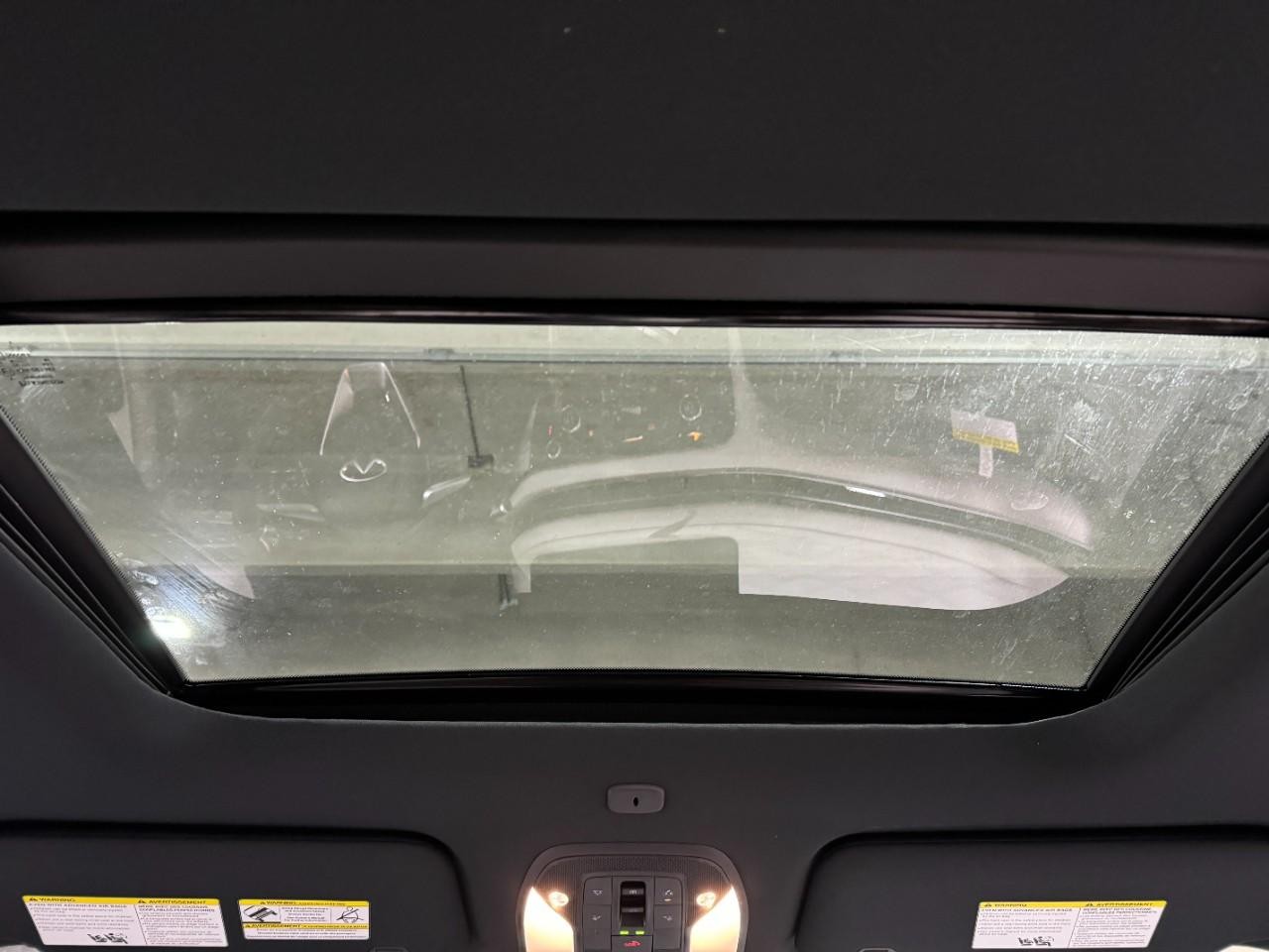 INFINITI QX60 Vehicle Full-screen Gallery Image 14