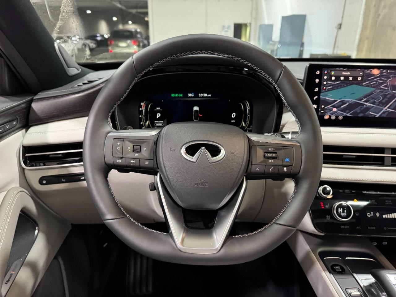 INFINITI QX60 Vehicle Full-screen Gallery Image 16