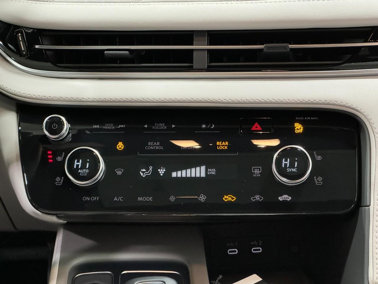 INFINITI QX60 Vehicle Full-screen Gallery Image 18