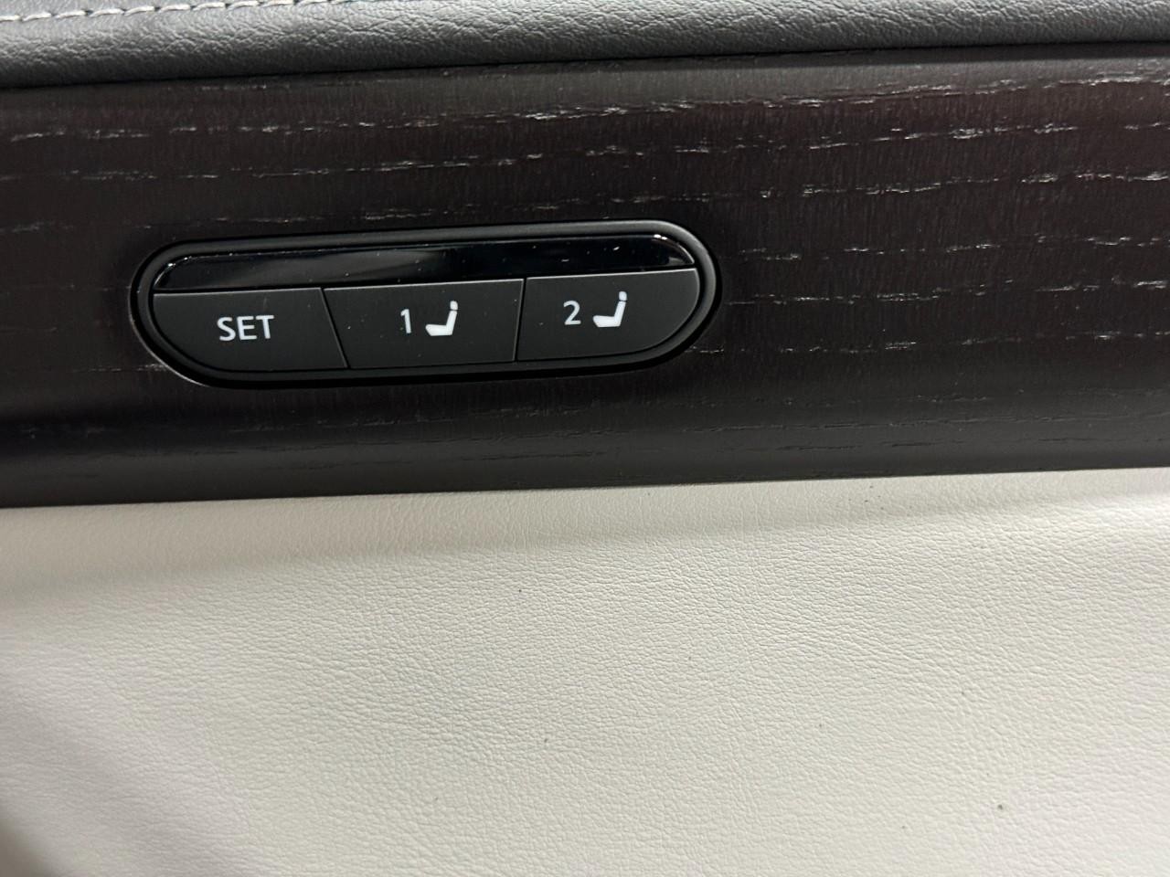 INFINITI QX60 Vehicle Full-screen Gallery Image 24