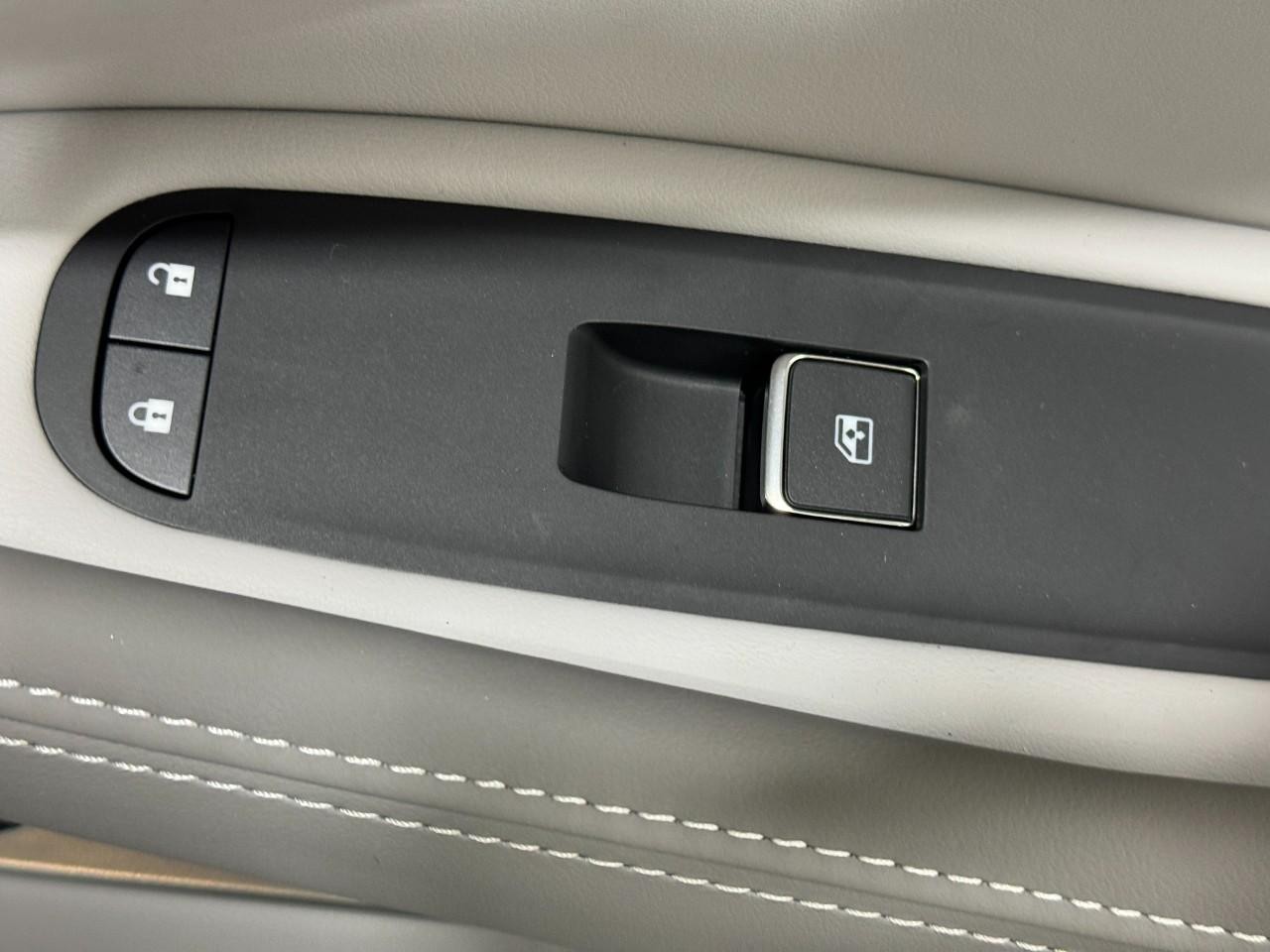 INFINITI QX60 Vehicle Full-screen Gallery Image 25