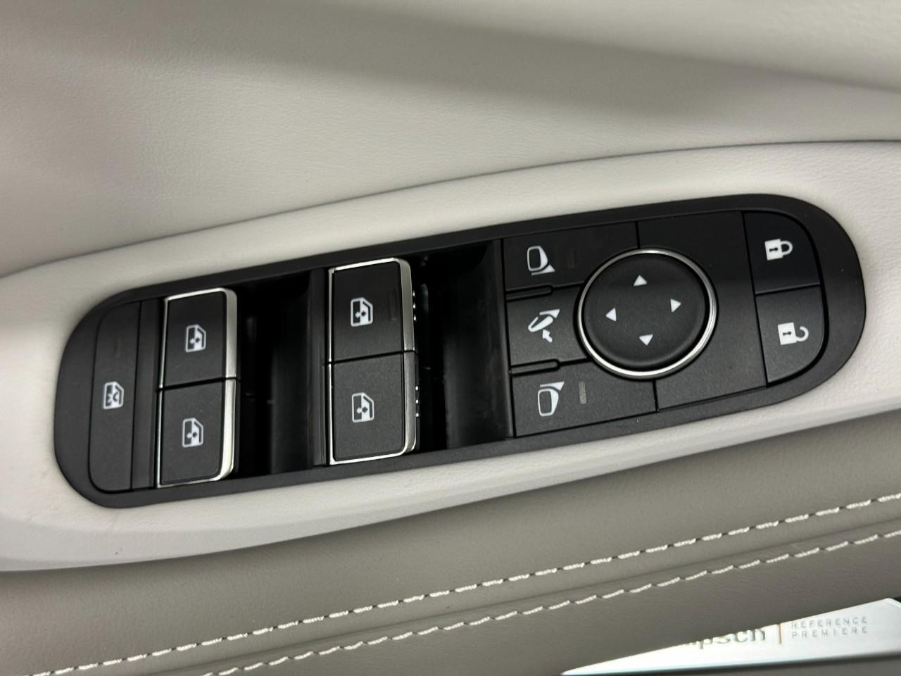 INFINITI QX60 Vehicle Full-screen Gallery Image 27