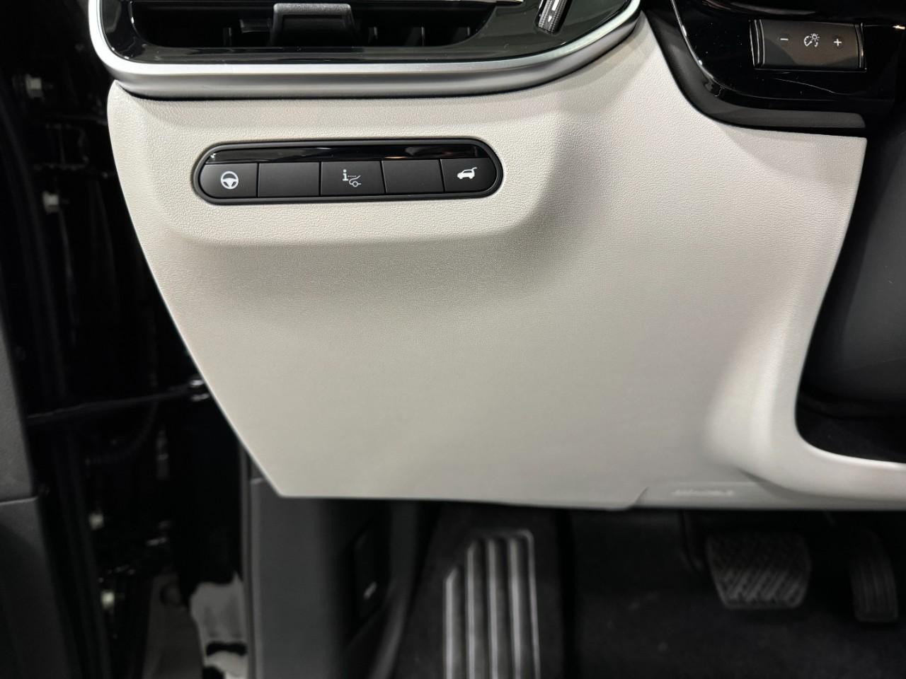 INFINITI QX60 Vehicle Full-screen Gallery Image 32