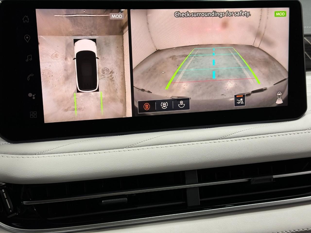 INFINITI QX60 Vehicle Full-screen Gallery Image 36