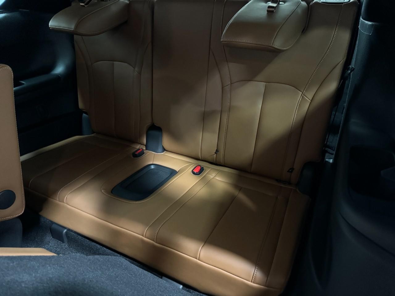 INFINITI QX60 Vehicle Full-screen Gallery Image 8