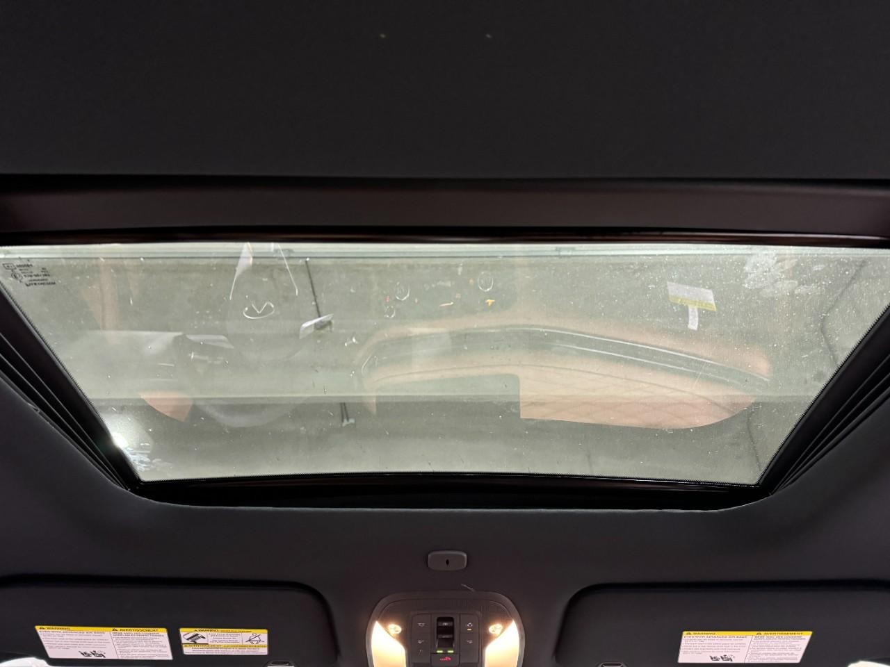 INFINITI QX60 Vehicle Full-screen Gallery Image 14