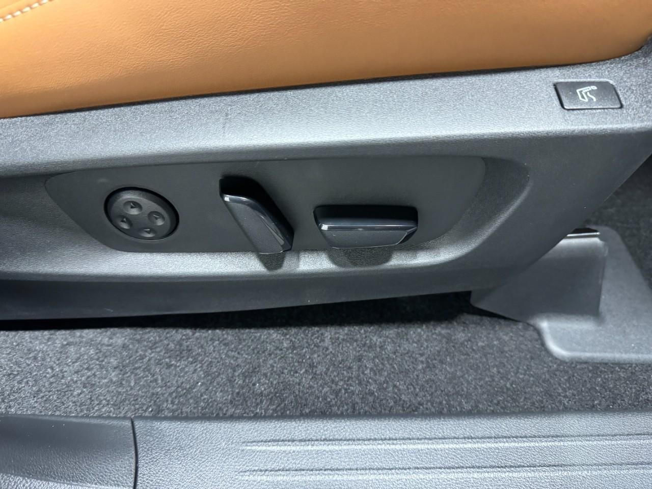 INFINITI QX60 Vehicle Full-screen Gallery Image 23