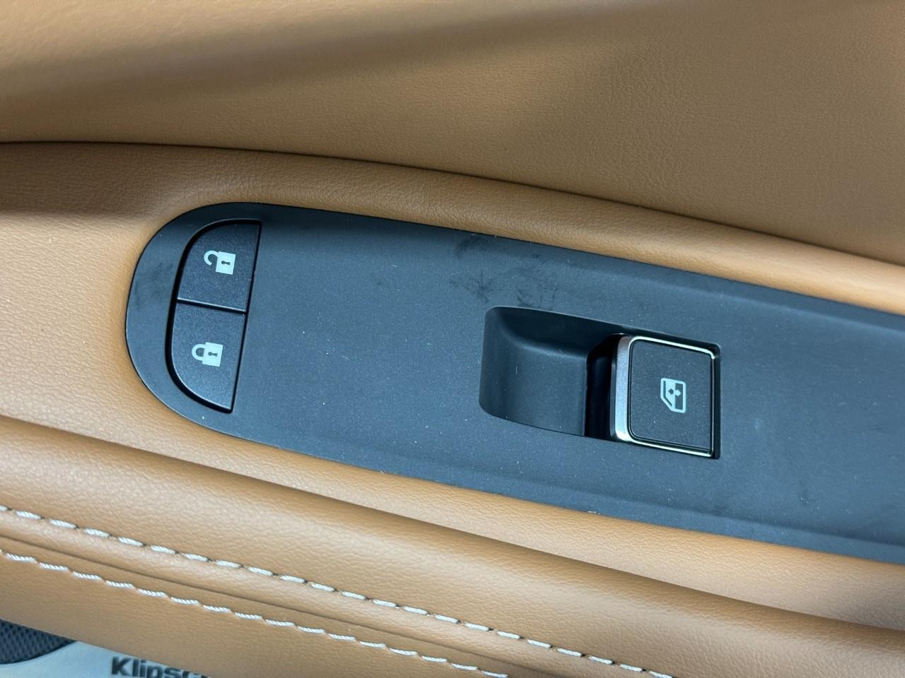 INFINITI QX60 Vehicle Full-screen Gallery Image 25