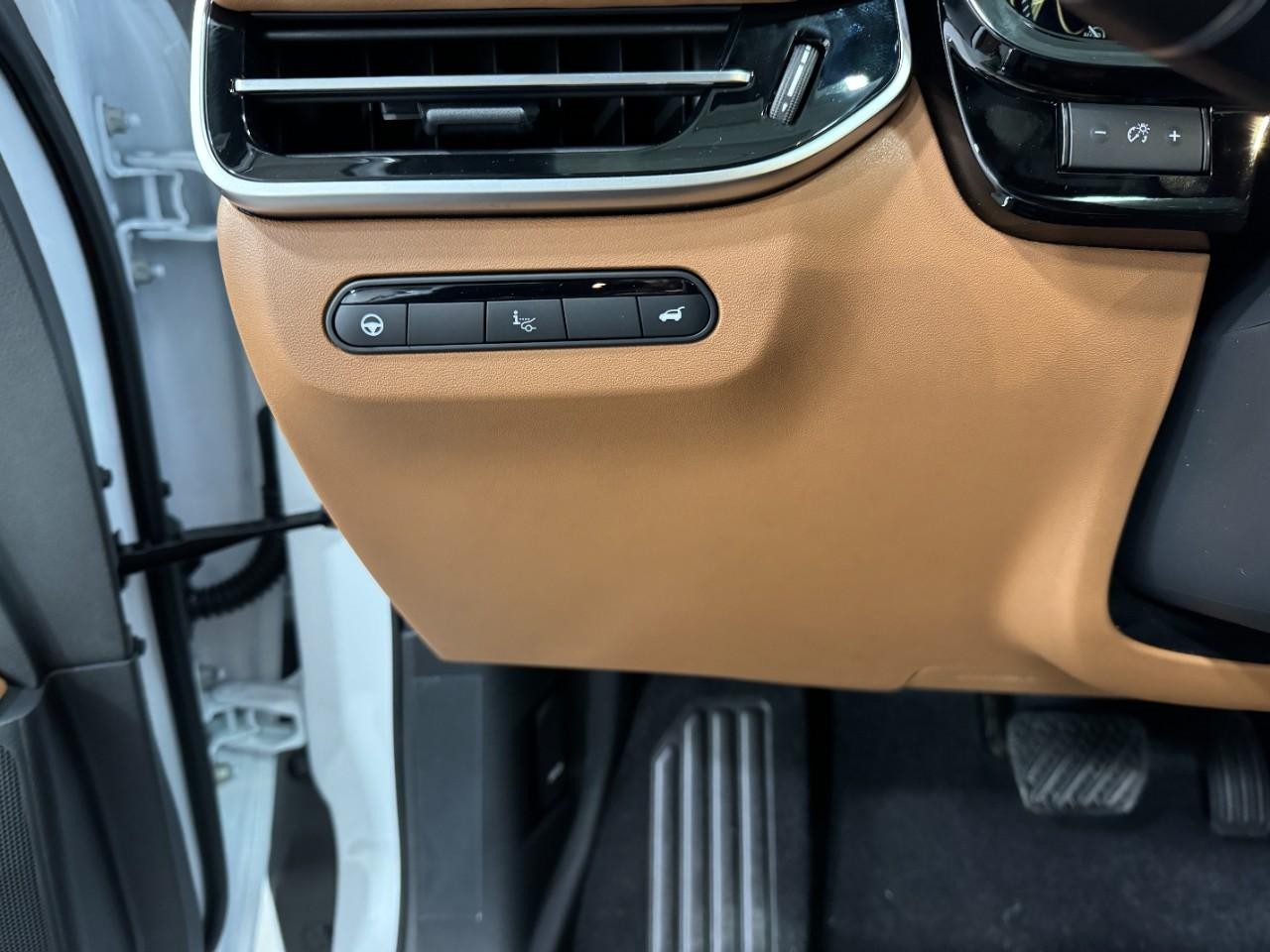 INFINITI QX60 Vehicle Full-screen Gallery Image 32