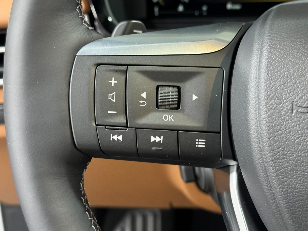 INFINITI QX60 Vehicle Full-screen Gallery Image 33