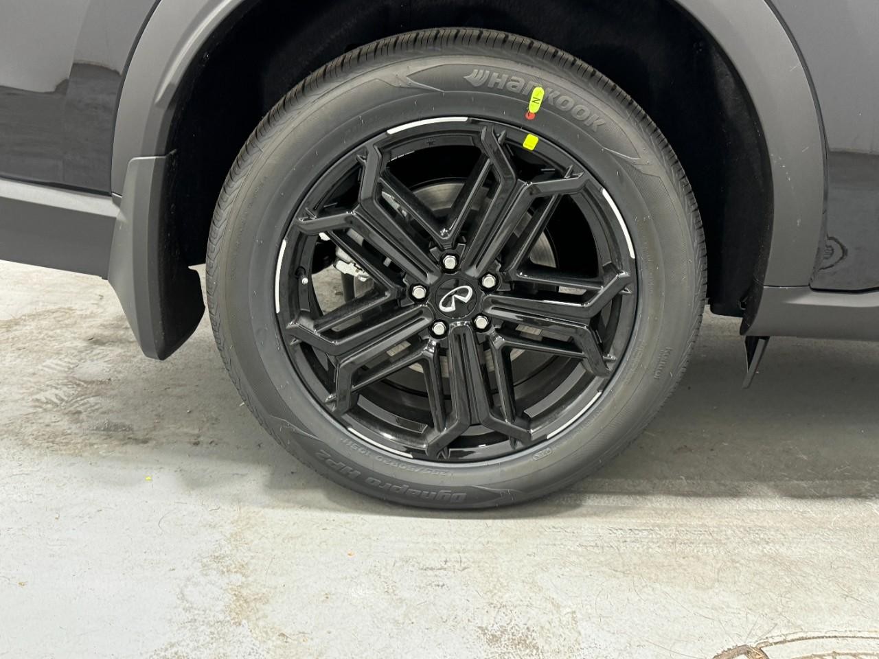 INFINITI QX60 Vehicle Full-screen Gallery Image 5