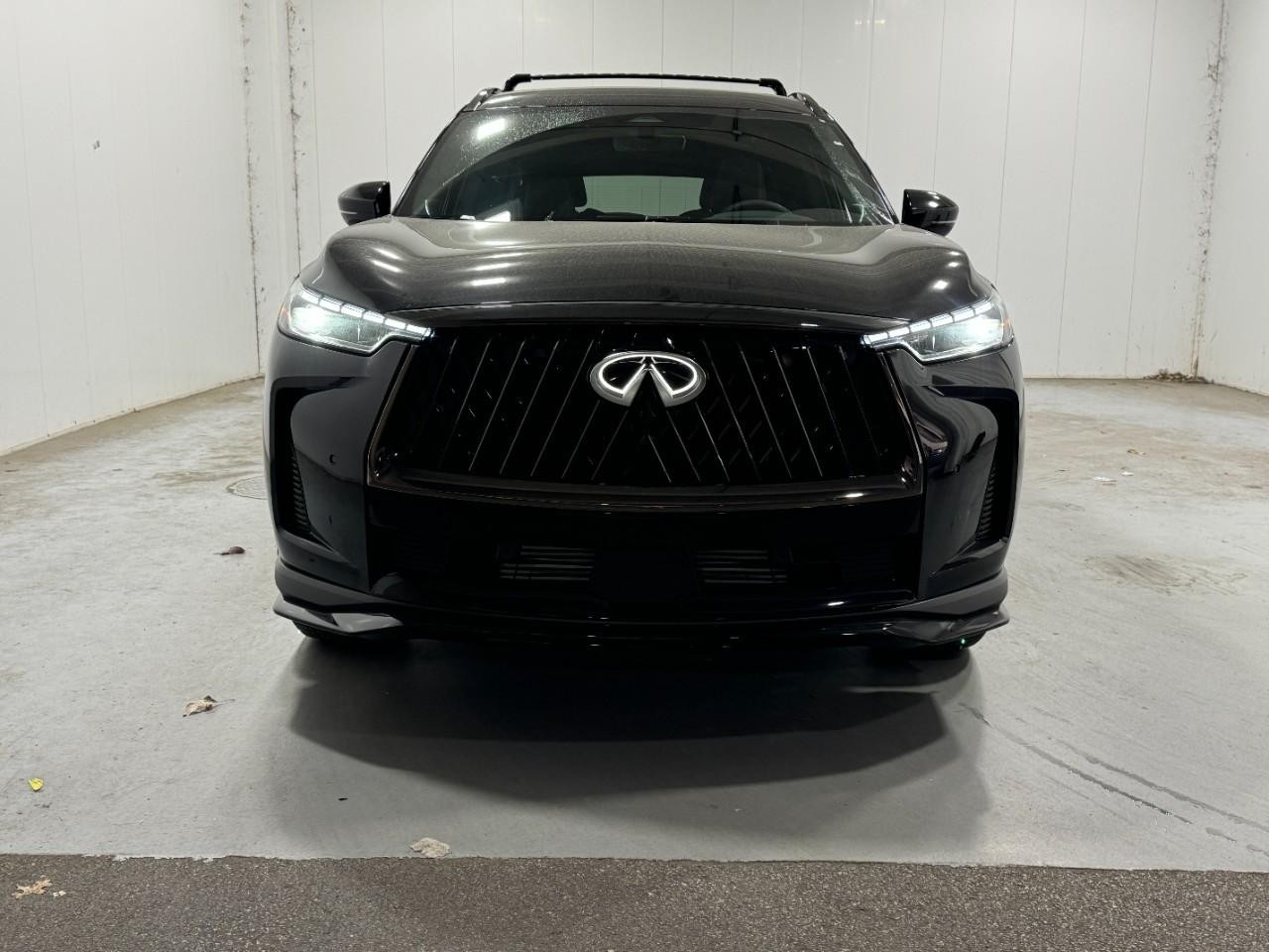 INFINITI QX60 Vehicle Full-screen Gallery Image 7