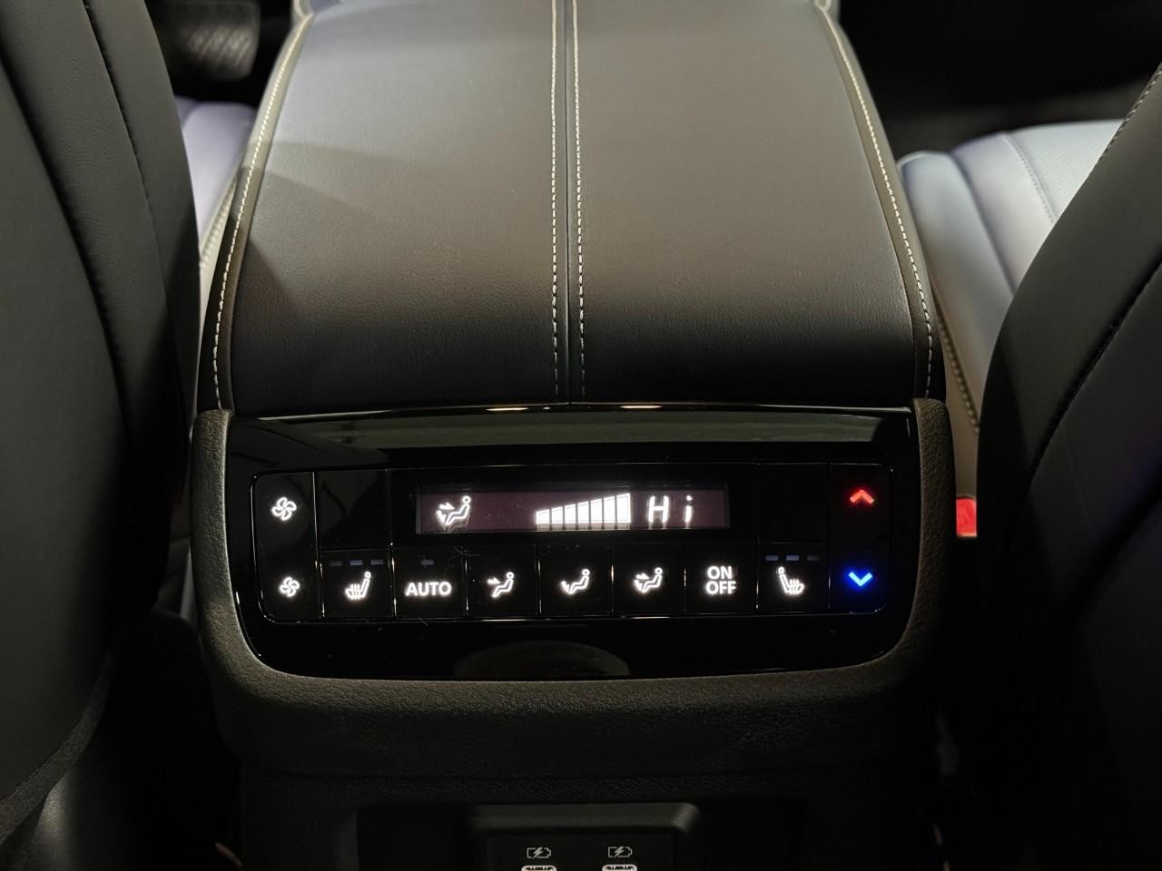 INFINITI QX60 Vehicle Full-screen Gallery Image 13