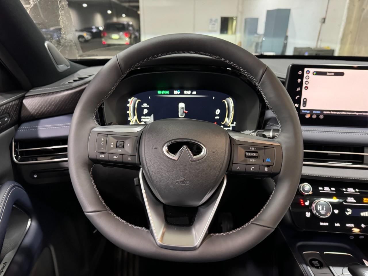 INFINITI QX60 Vehicle Full-screen Gallery Image 16