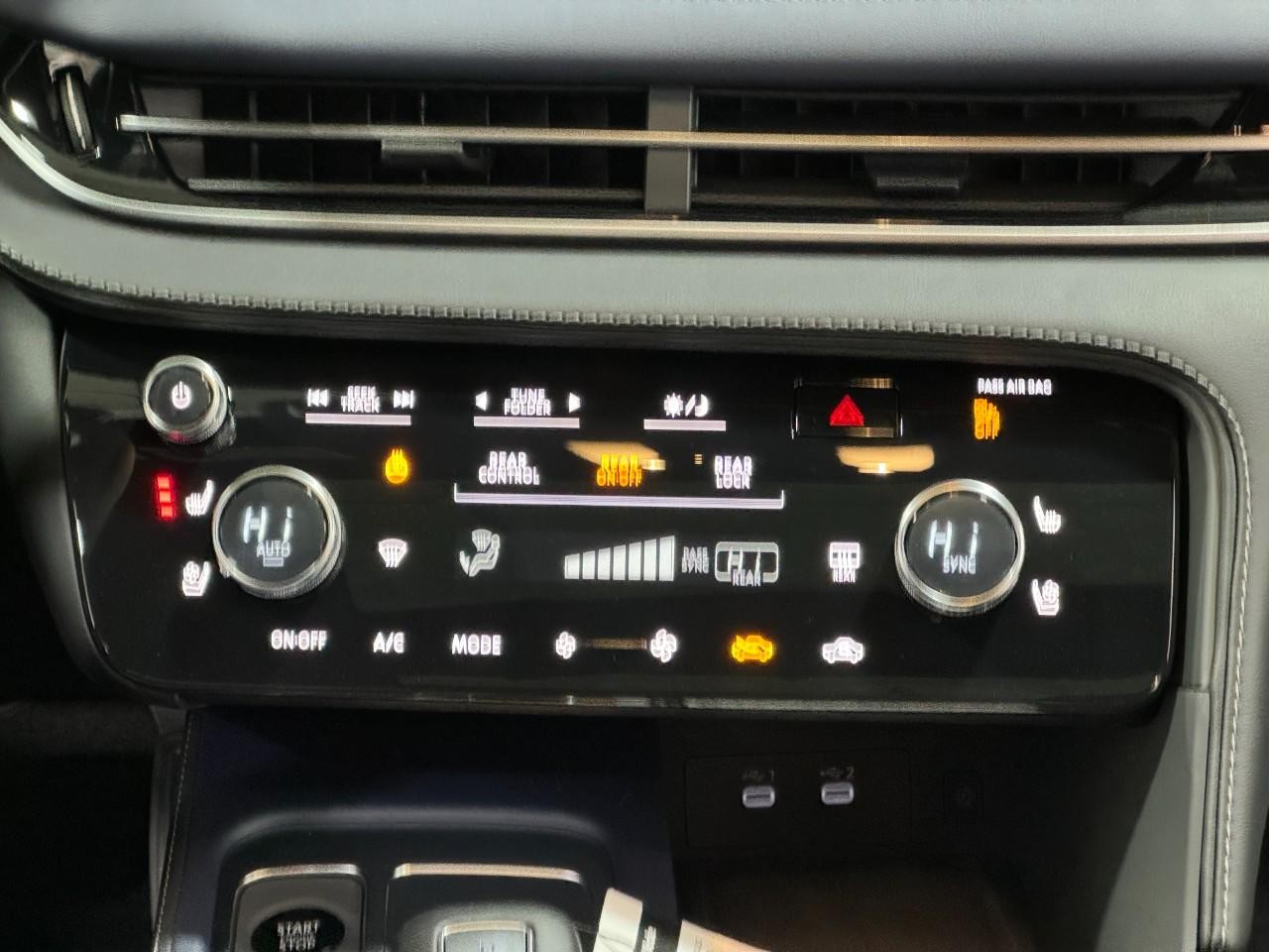 INFINITI QX60 Vehicle Full-screen Gallery Image 18