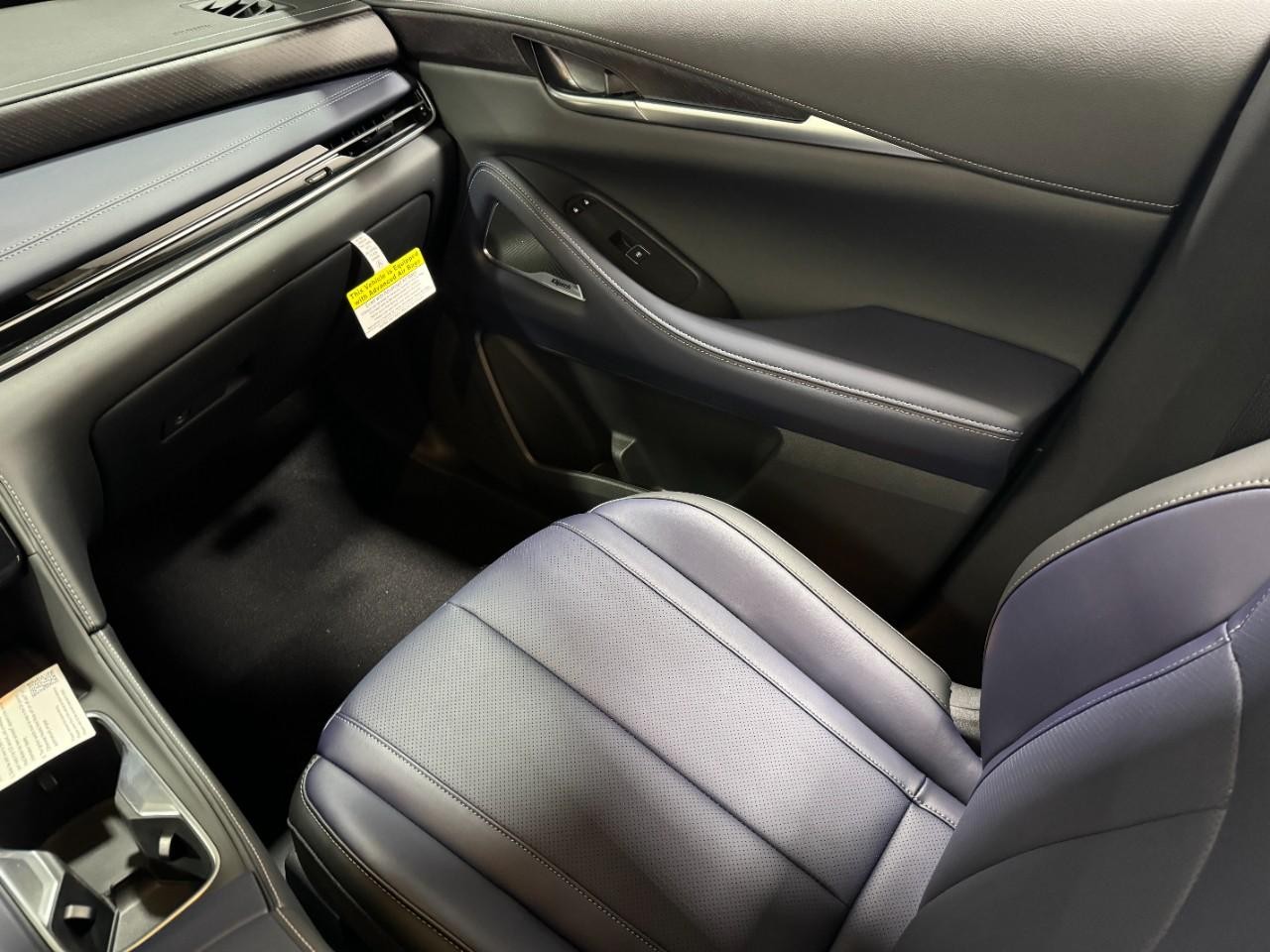 INFINITI QX60 Vehicle Full-screen Gallery Image 20