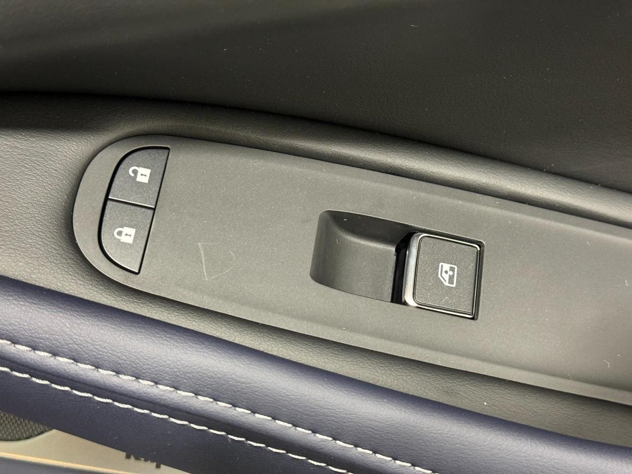 INFINITI QX60 Vehicle Full-screen Gallery Image 24