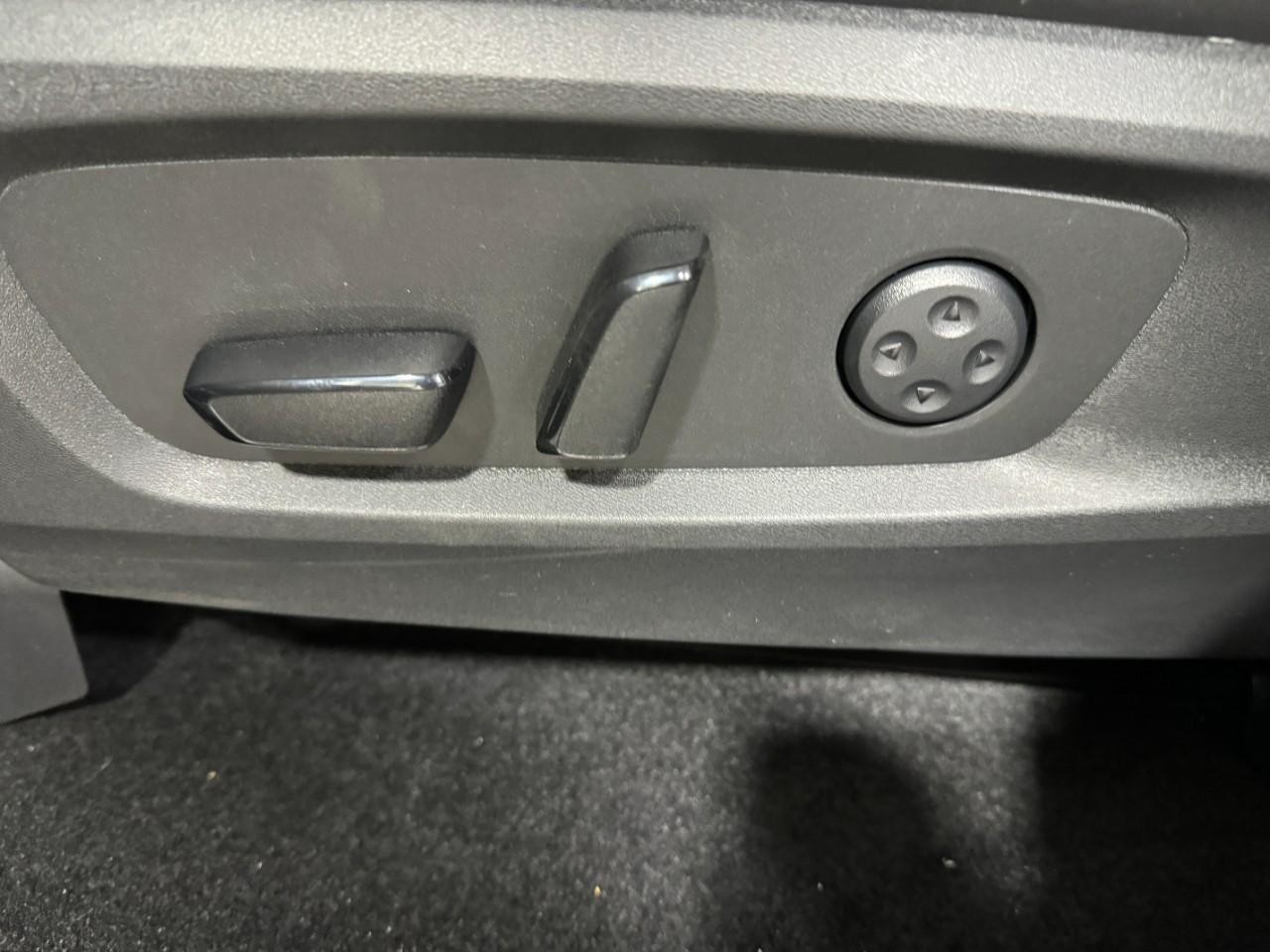 INFINITI QX60 Vehicle Full-screen Gallery Image 30