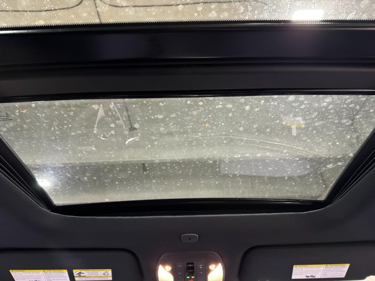 INFINITI QX60 Vehicle Full-screen Gallery Image 14