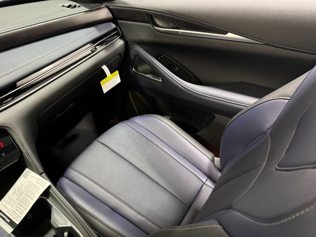 INFINITI QX60 Vehicle Full-screen Gallery Image 20